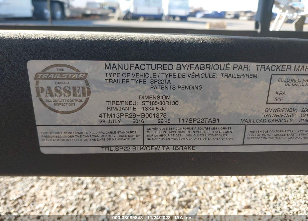 2017 TRACKER PH30 PONTOON BOAT VIN: BUJ36861G617