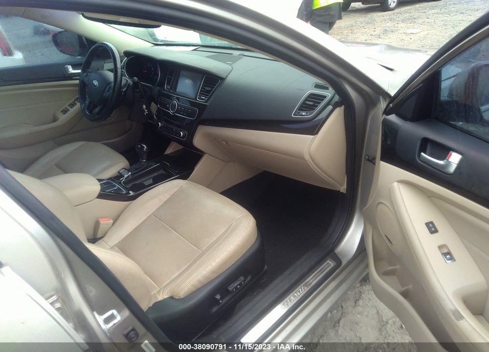 2015 KIA CADENZA VIN: KNALN4D72F5181026