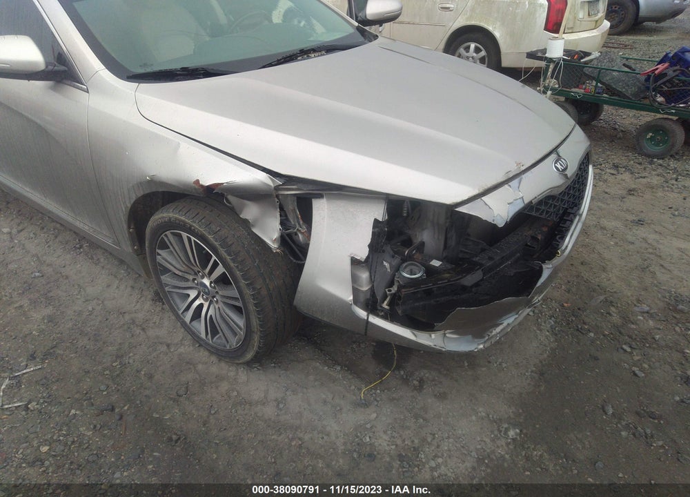 2015 KIA CADENZA VIN: KNALN4D72F5181026