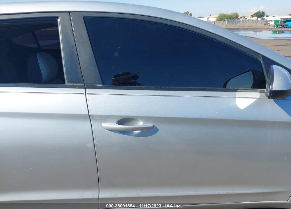 2017 HYUNDAI ELANTRA SE VIN: 5NPD74LF6HH155896