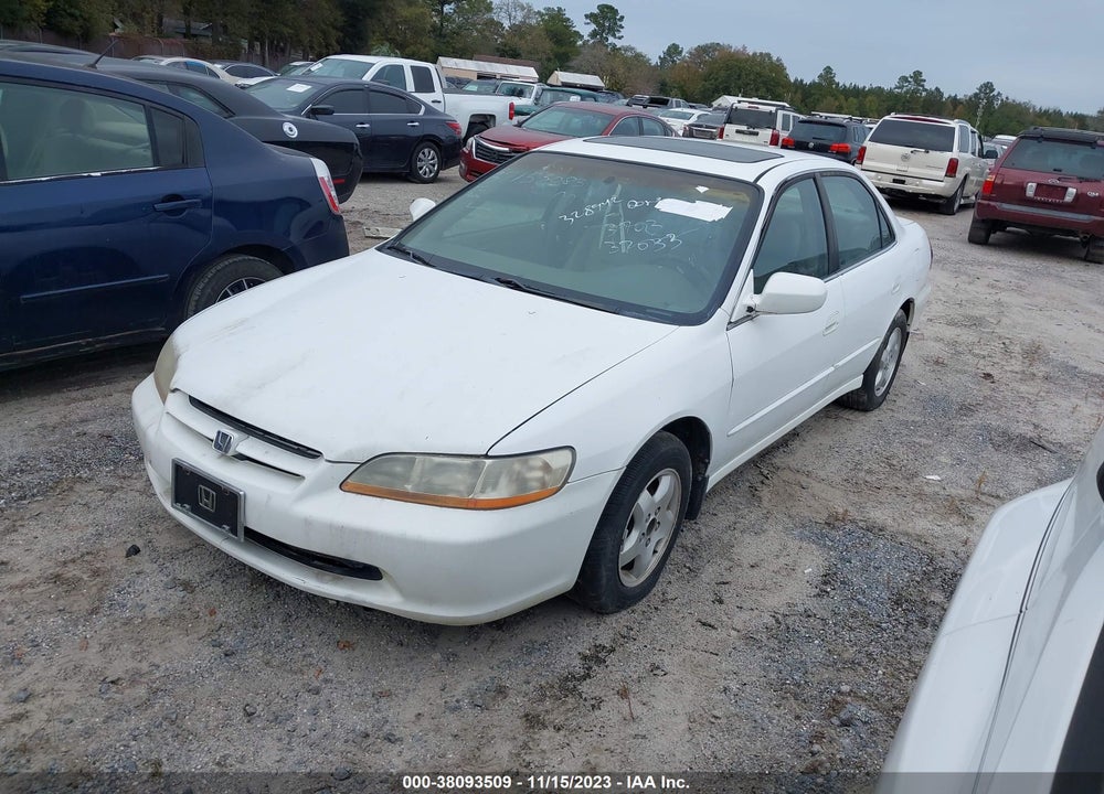 2000 HONDA ACCORD 3.0 EX VIN: 1HGCG1659YA092850