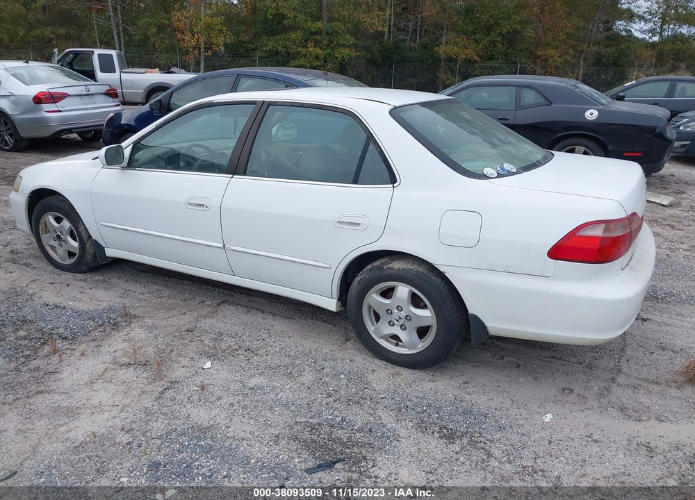 2000 HONDA ACCORD 3.0 EX VIN: 1HGCG1659YA092850