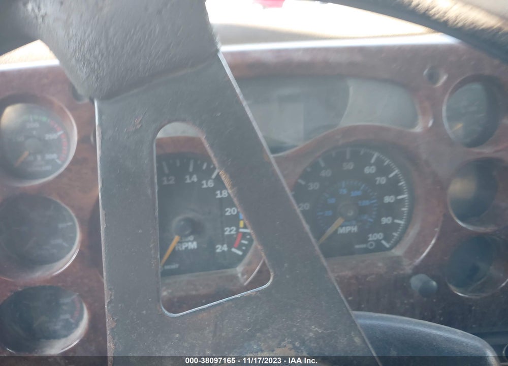 2004 MACK CH613 VIN: 1M2AA13Y84N156929