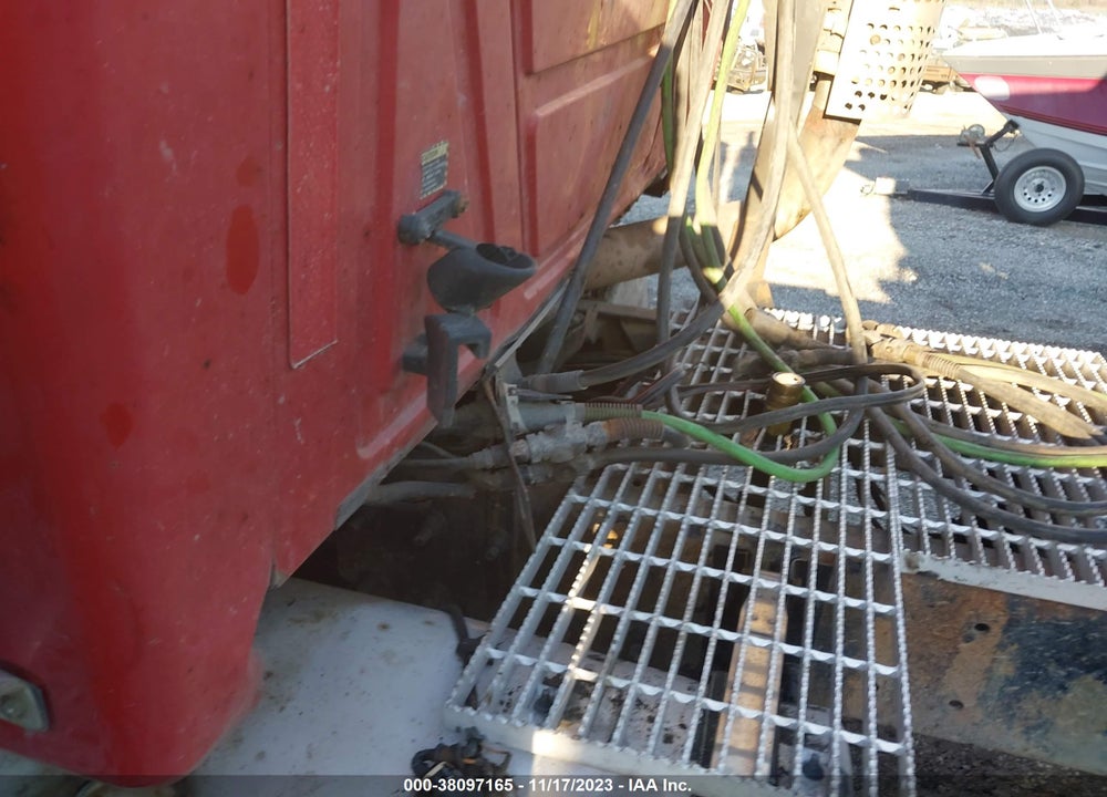 2004 MACK CH613 VIN: 1M2AA13Y84N156929