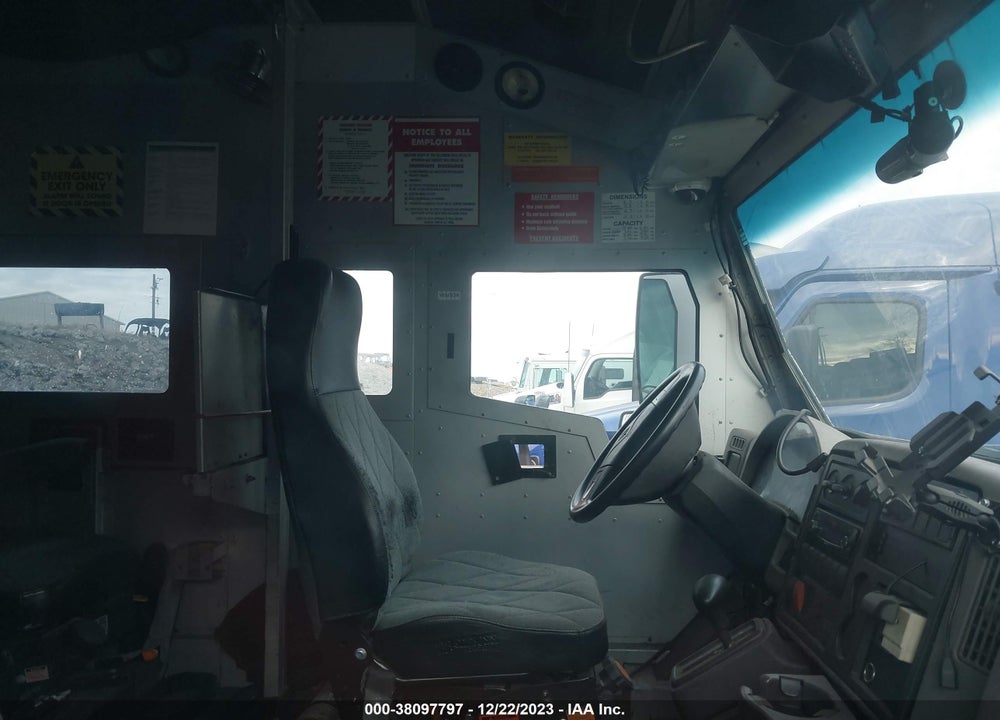 2011 INTERNATIONAL 4000 4300 LP VIN: 3HAMNAAM9BL383948