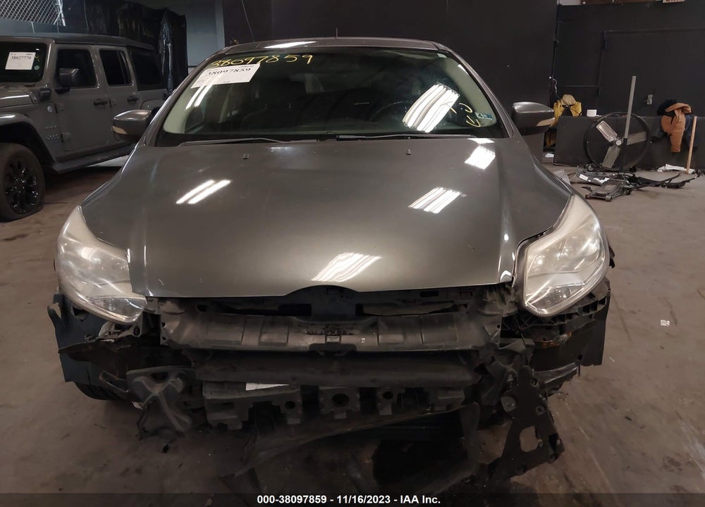 2012 FORD FOCUS TITANIUM VIN: 1FAHP3N24CL225301