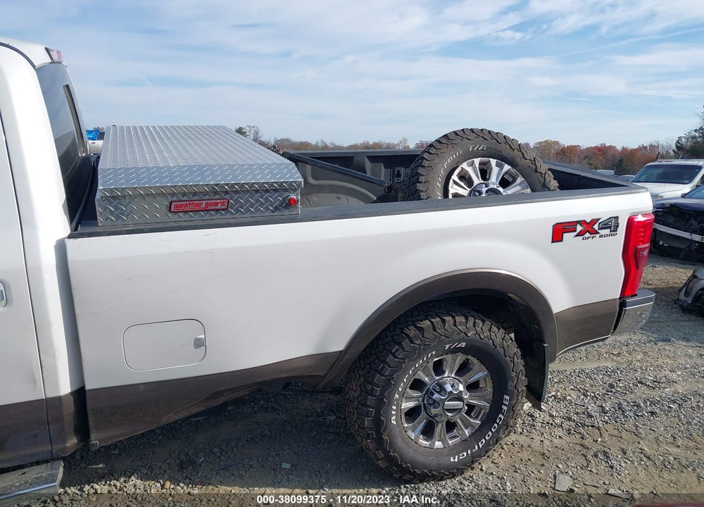 2017 FORD F-350 LARIAT VIN: 1FT8W3BT4HEB73593