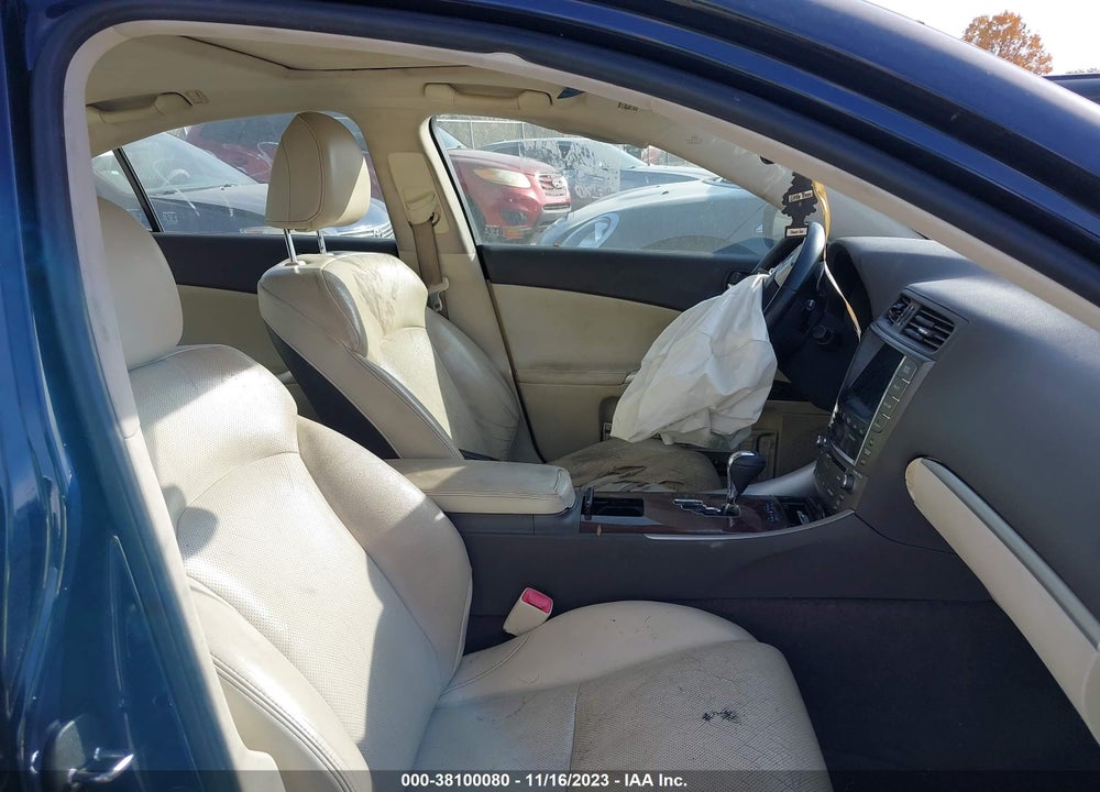 2011 LEXUS IS 250 VIN: JTHCF5C27B5052543
