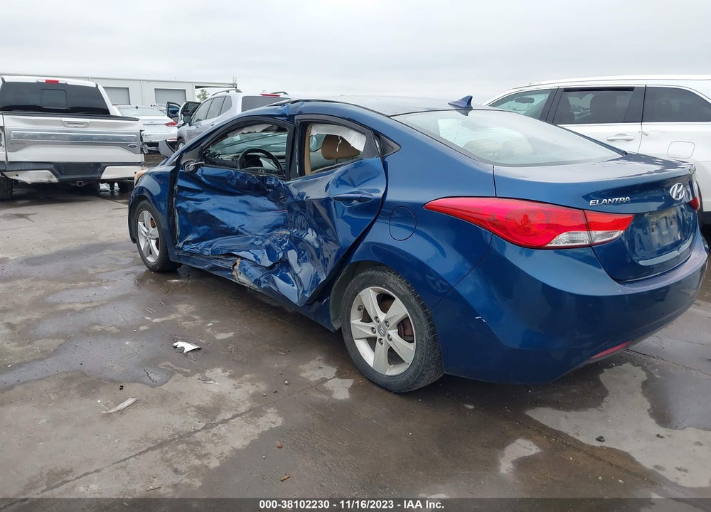 2013 HYUNDAI ELANTRA VIN: KMHDH4AE5DU997194
