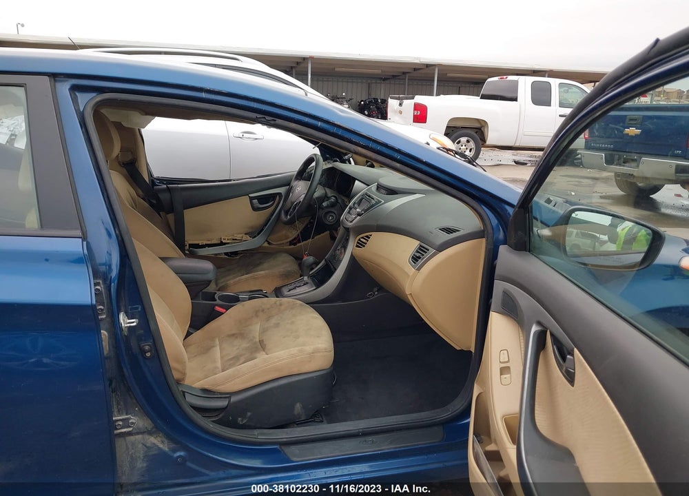 2013 HYUNDAI ELANTRA VIN: KMHDH4AE5DU997194
