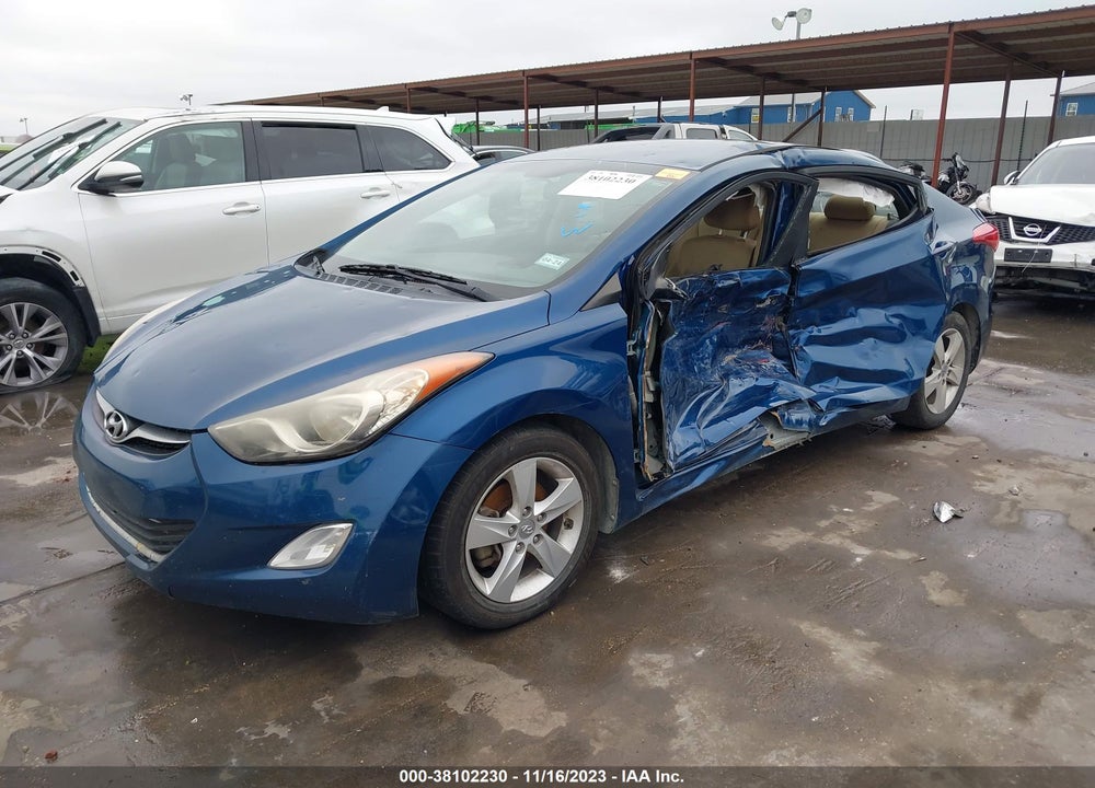 2013 HYUNDAI ELANTRA VIN: KMHDH4AE5DU997194