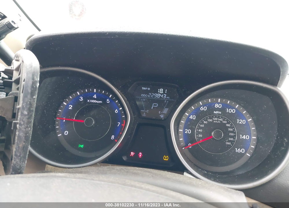 2013 HYUNDAI ELANTRA VIN: KMHDH4AE5DU997194