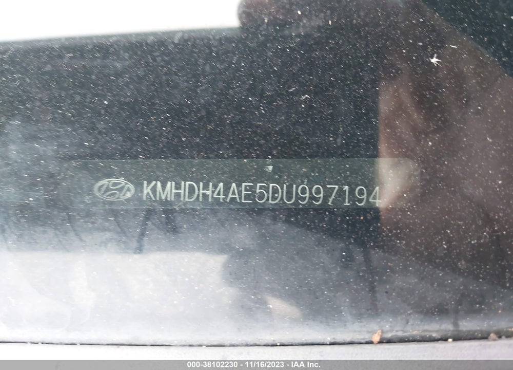 2013 HYUNDAI ELANTRA VIN: KMHDH4AE5DU997194