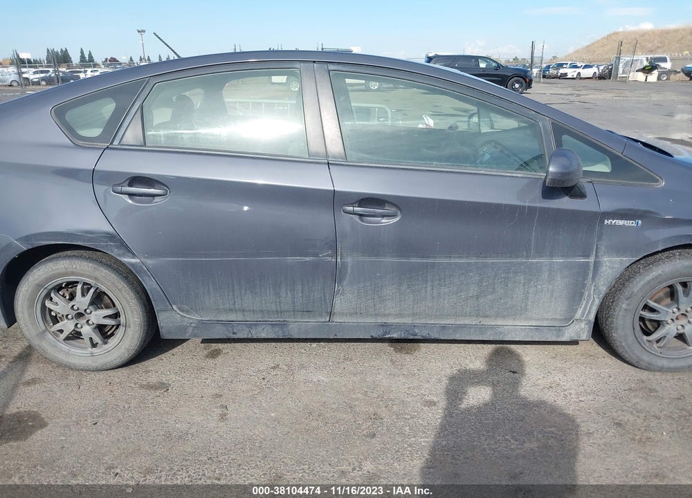 2015 TOYOTA PRIUS TWO VIN: JTDKN3DU9F1929924