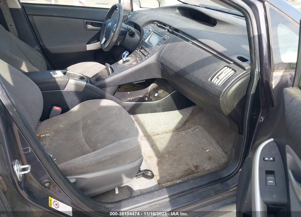 2015 TOYOTA PRIUS TWO VIN: JTDKN3DU9F1929924