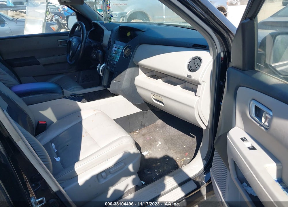 2011 HONDA PILOT EX-L VIN: 5FNYF4H51BB048250