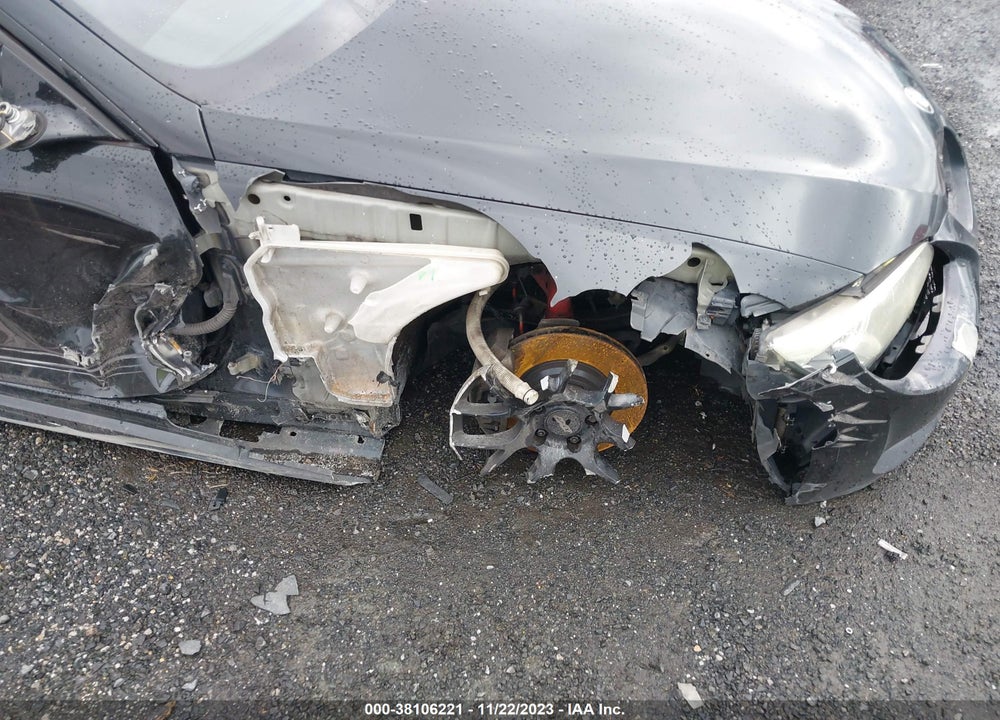 2011 BMW 335IS VIN: WBAKG1C52BE618506