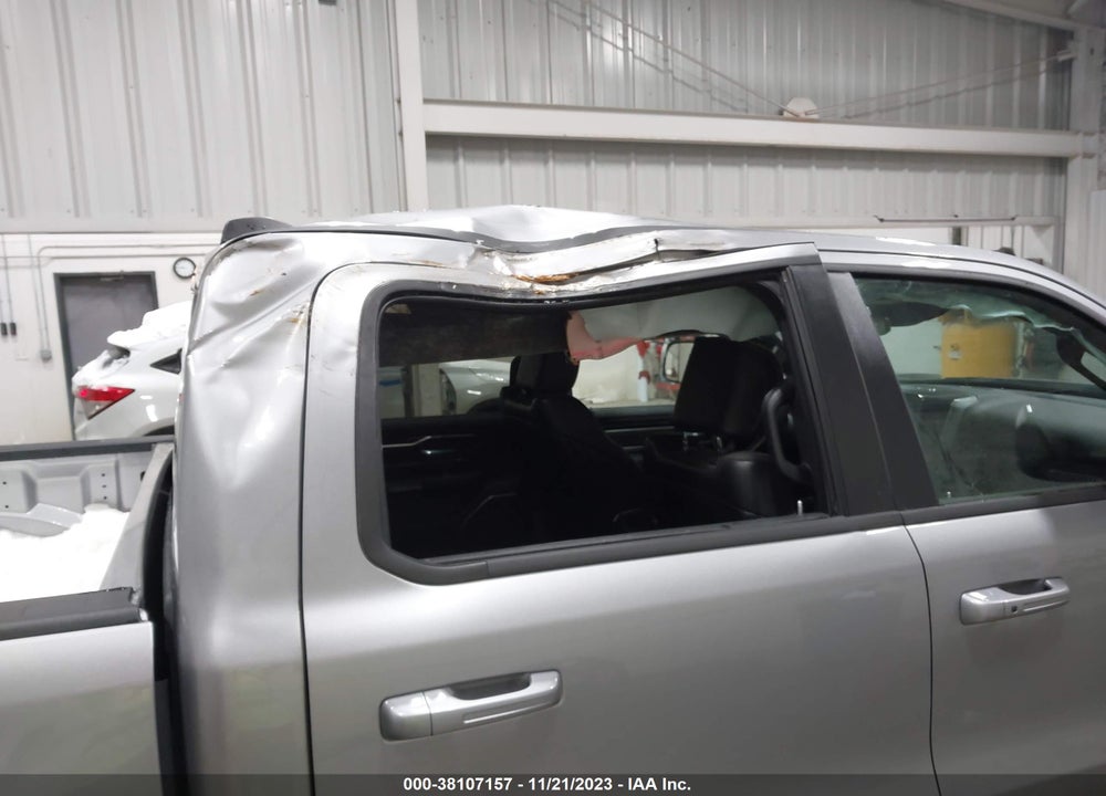 2022 RAM 1500 LAIE  4X4 5'7 BOX VIN: 1C6SRFJT3NN235519