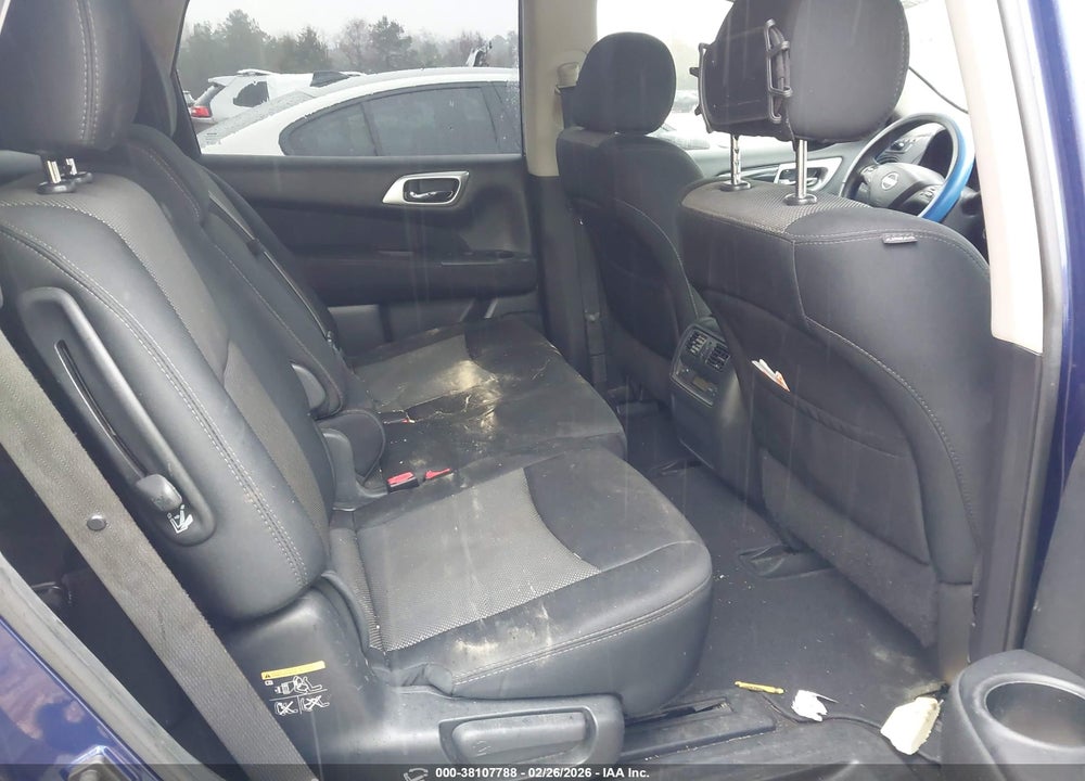 2017 NISSAN PATHFINDER VIN: 5N1DR2MNXHC644670