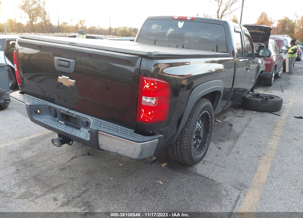 2010 CHEVROLET SILVERADO 1500 LT VIN: 1GCSKSE38AZ228696
