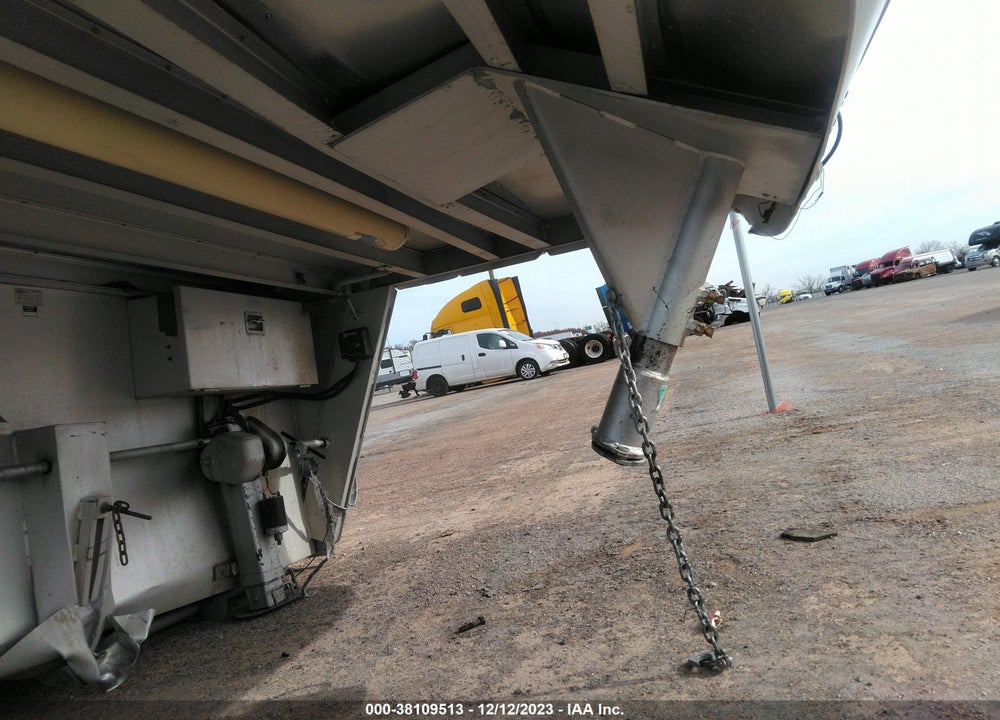 2002 EXXISS ALUMINUM TRAILERS HORSE VIN: 4LAAH282625015330