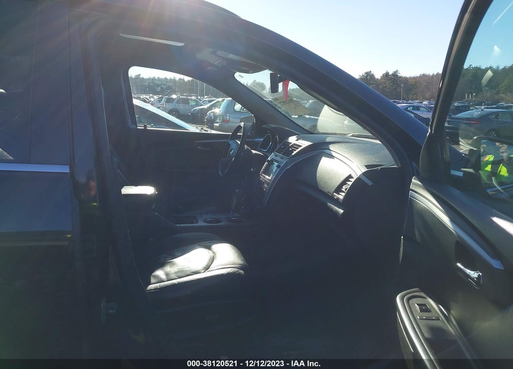 2011 CHEVROLET TRAVERSE VIN: 1GNKVJED9BJ127488