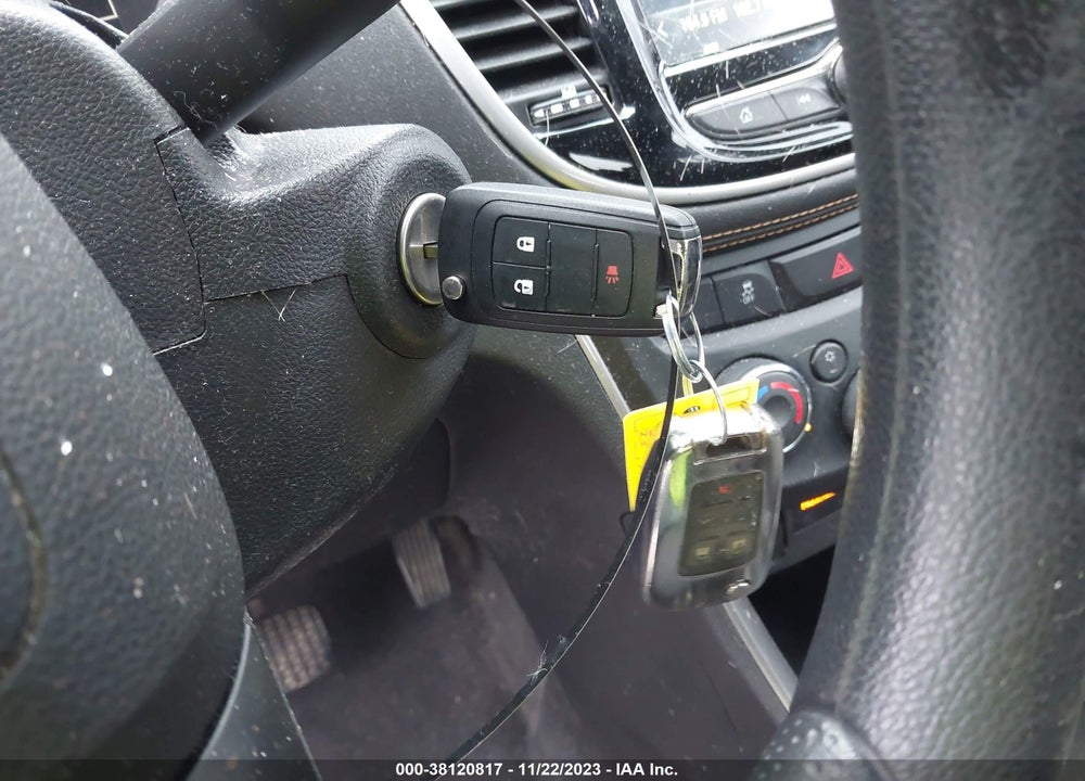 2017 CHEVROLET TRAX LS VIN: KL7CJNSB0HB077132