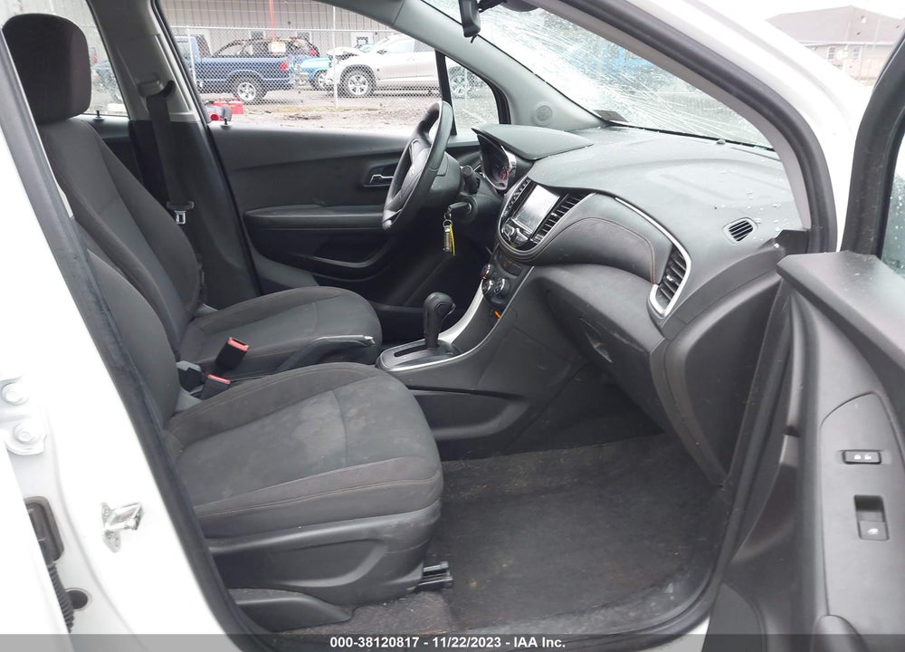 2017 CHEVROLET TRAX LS VIN: KL7CJNSB0HB077132