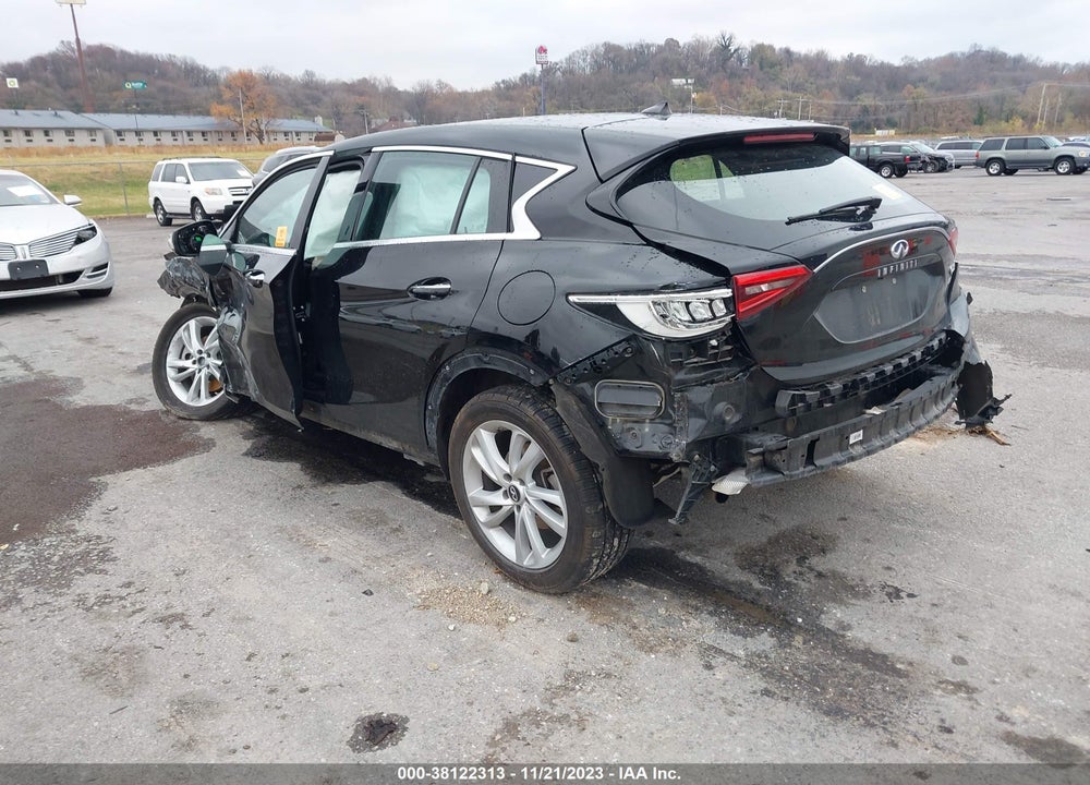 2018 INFINITI QX30 LUXURY VIN: SJKCH5CP6JA058716