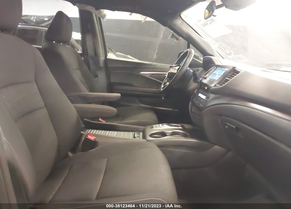 2021 HONDA PASSPORT AWD SPORT VIN: 5FNYF8H25MB038563