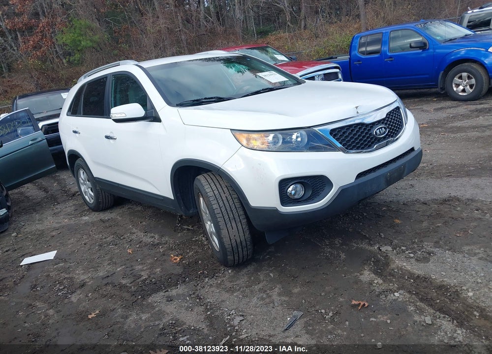 2011 KIA SORENTO LX VIN: 5XYKT3A10BG003129