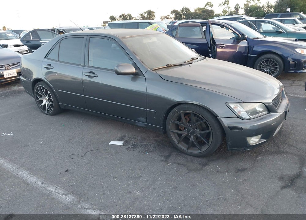 2001 LEXUS IS 300 BASE (A5) VIN: JTHBD182010029636