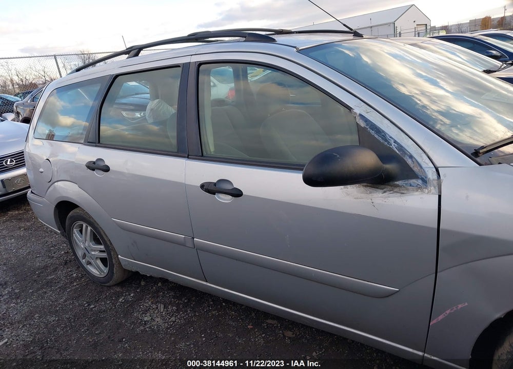 2000 FORD FOCUS SE VIN: 1FAFP3638YW364562