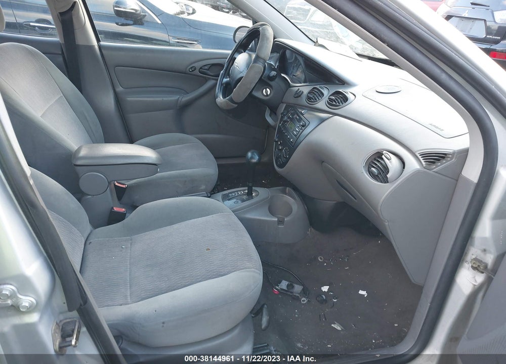2000 FORD FOCUS SE VIN: 1FAFP3638YW364562
