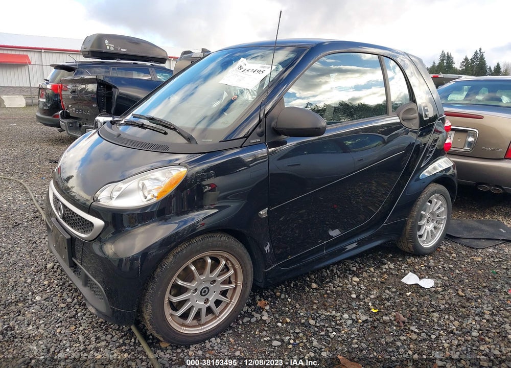 2014 SMART FORTWO ELECTRIC DRIVE PASSION VIN: WMEEJ9AA8EK729889
