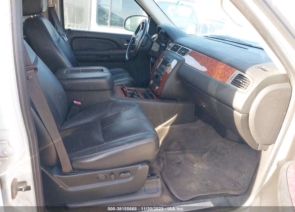 2008 CHEVROLET SUBURBAN 1500 LTZ VIN: 1GNFK16318J204475