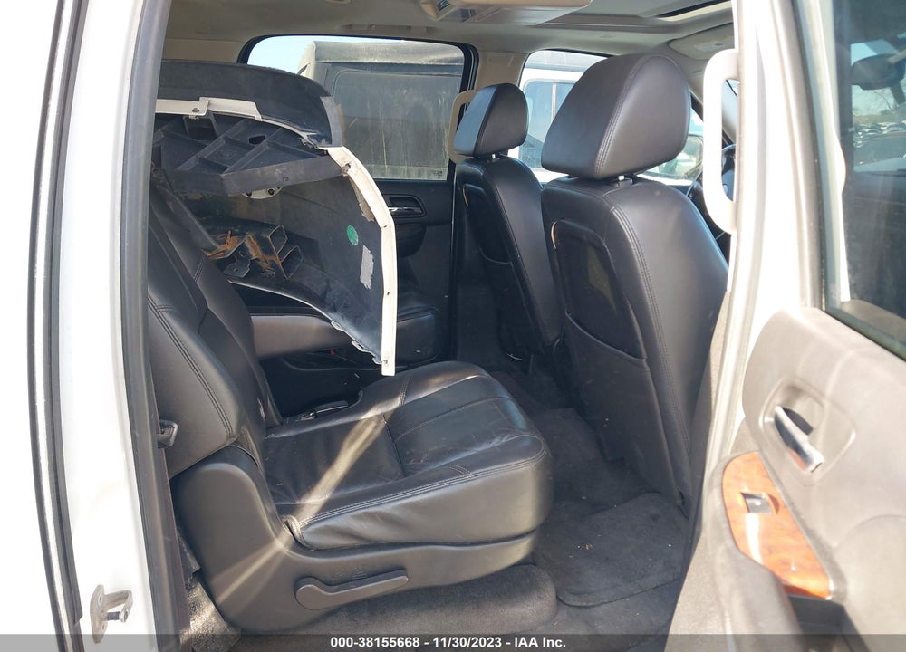 2008 CHEVROLET SUBURBAN 1500 LTZ VIN: 1GNFK16318J204475