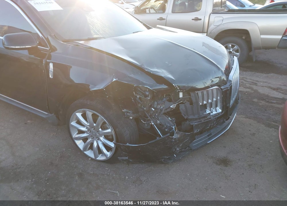 2011 LINCOLN MKT VIN: 2LMHJ5FR3BBJ52438