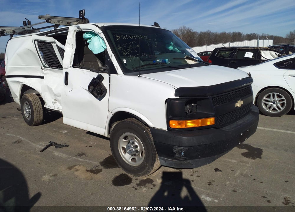 2017 CHEVROLET EXPRESS 3500 WORK VAN VIN: 1GCZGGFGXH1140319
