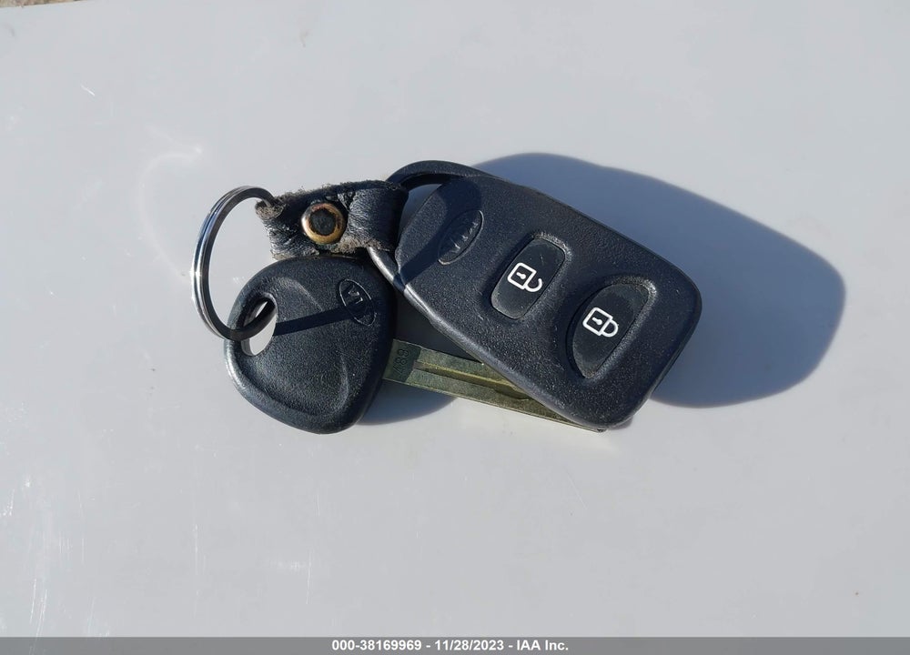 2012 KIA SORENTO LX VIN: 5XYKT4A1XCG229704