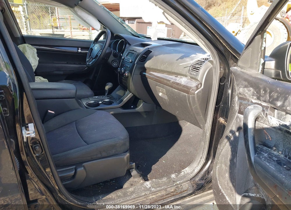 2012 KIA SORENTO LX VIN: 5XYKT4A1XCG229704
