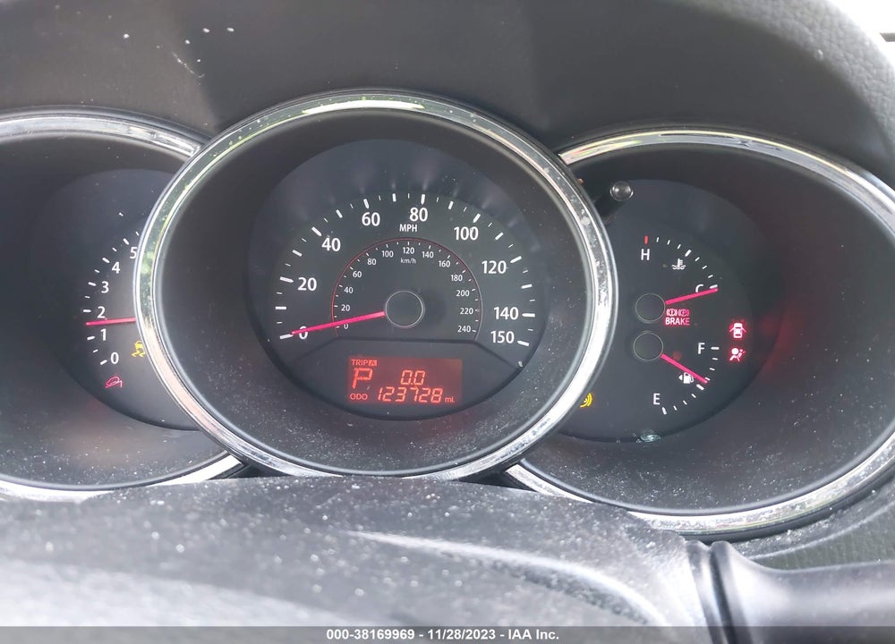 2012 KIA SORENTO LX VIN: 5XYKT4A1XCG229704