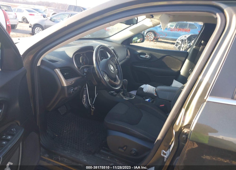 2016 JEEP CHEROKEE VIN: 1C4PJMCS8GW156083