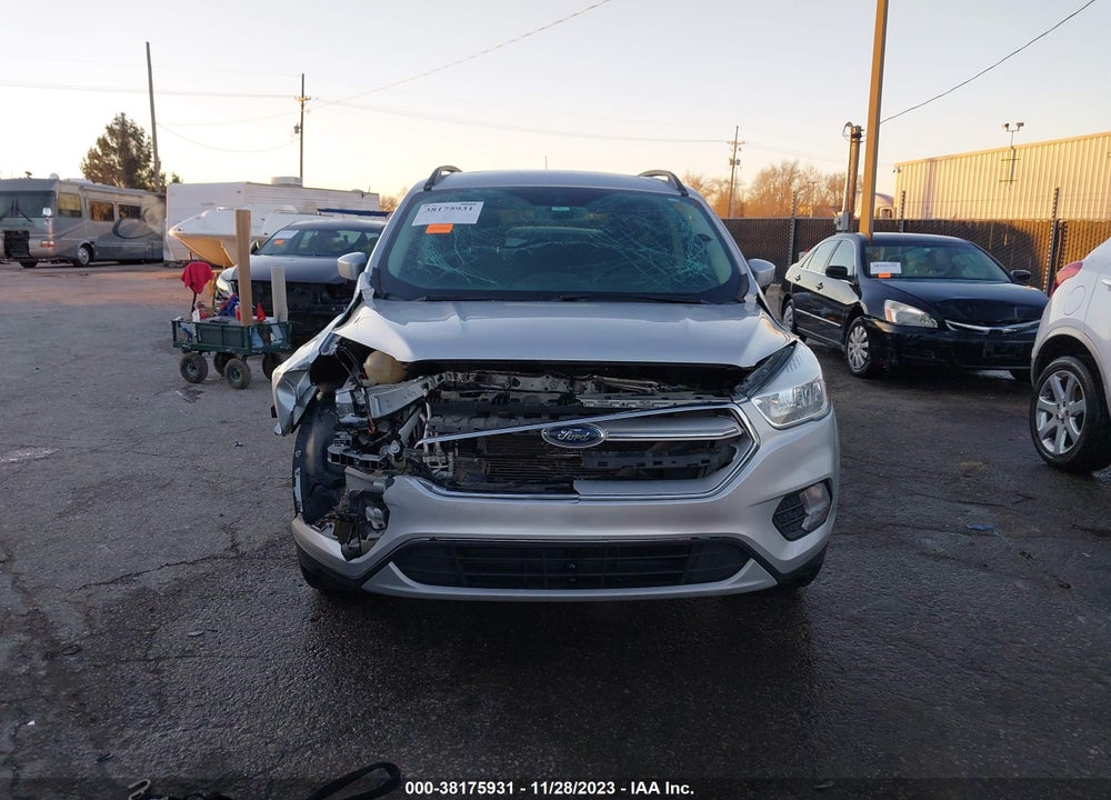 2018 FORD ESCAPE SE VIN: 1FMCU9GD8JUA22770