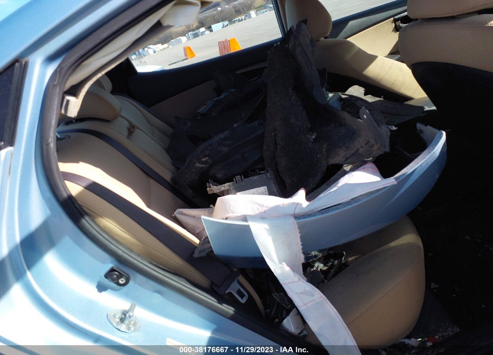 2013 HYUNDAI ELANTRA GLS (ULSAN PLANT) VIN: KMHDH4AE1DU666175