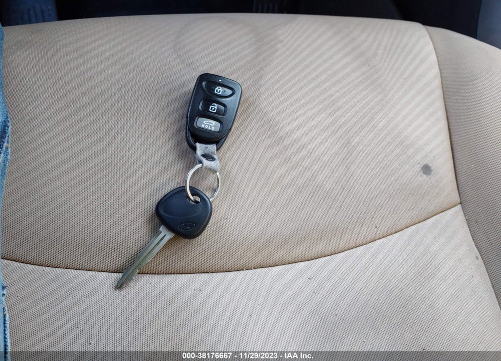 2013 HYUNDAI ELANTRA GLS (ULSAN PLANT) VIN: KMHDH4AE1DU666175