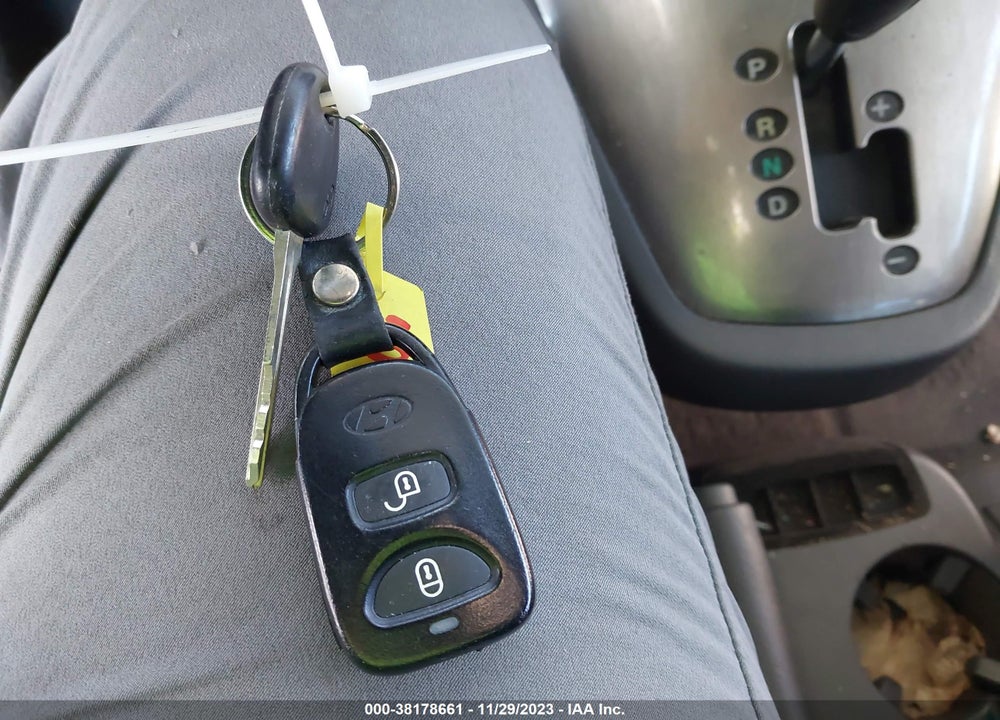 2005 HYUNDAI TUCSON LX/GLS VIN: KM8JN72D35U151568