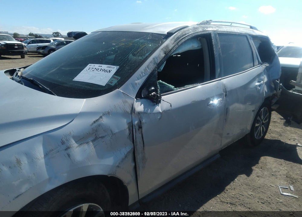 2015 NISSAN PATHFINDER S VIN: 5N1AR2MN8FC658082