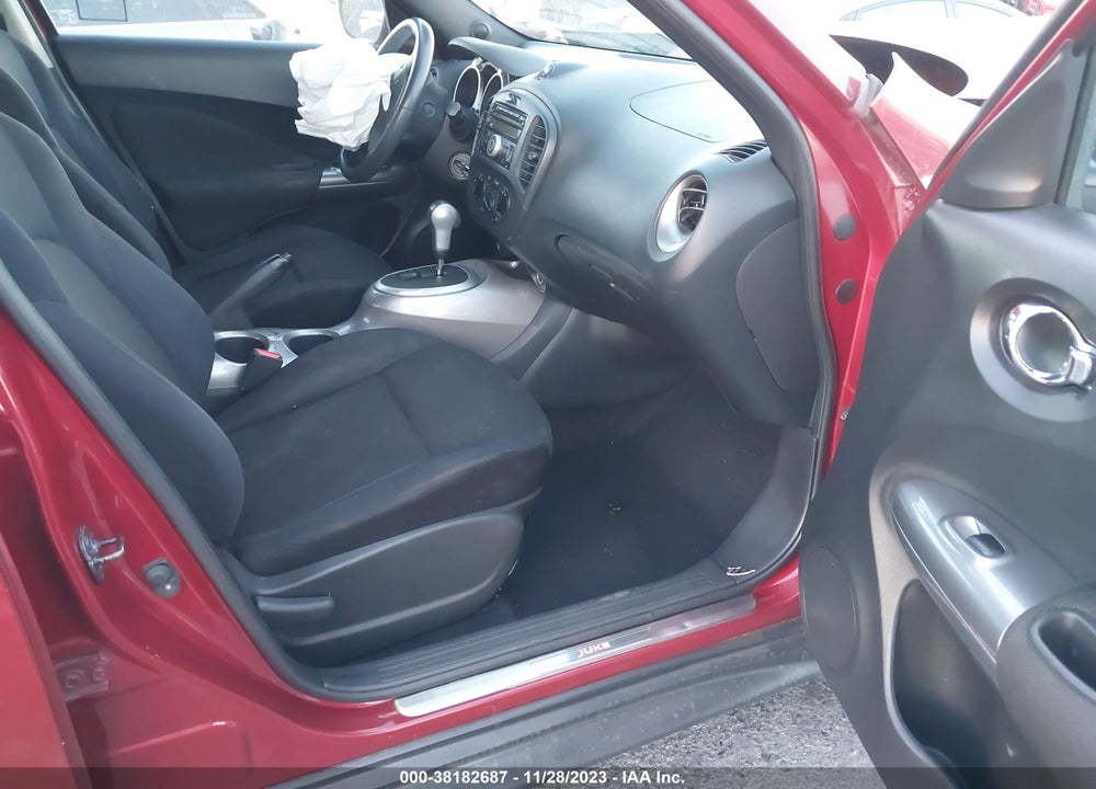 2011 NISSAN JUKE S VIN: JN8AF5MR1BT000331