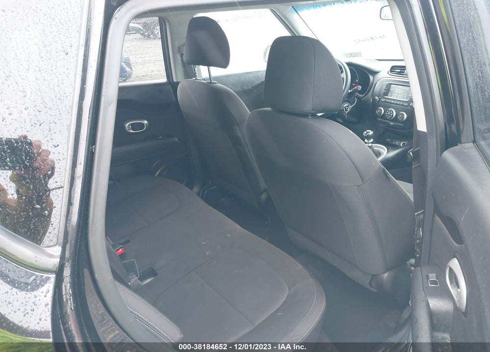 2018 KIA SOUL VIN: KNDJN2A28J7557801